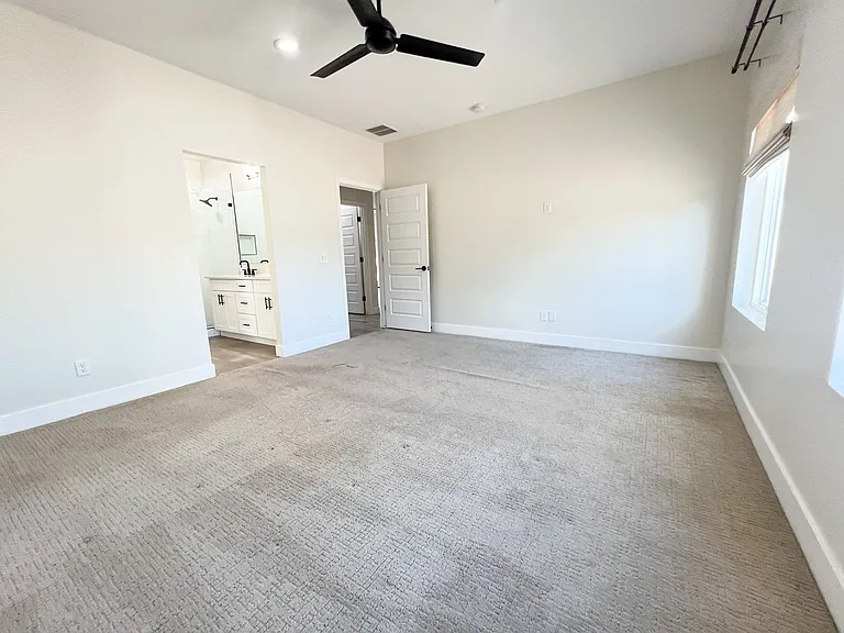 392 N Homestead Pkwy — Photo 6