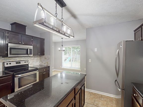 4th image of 226 Meadow Oaks Ct