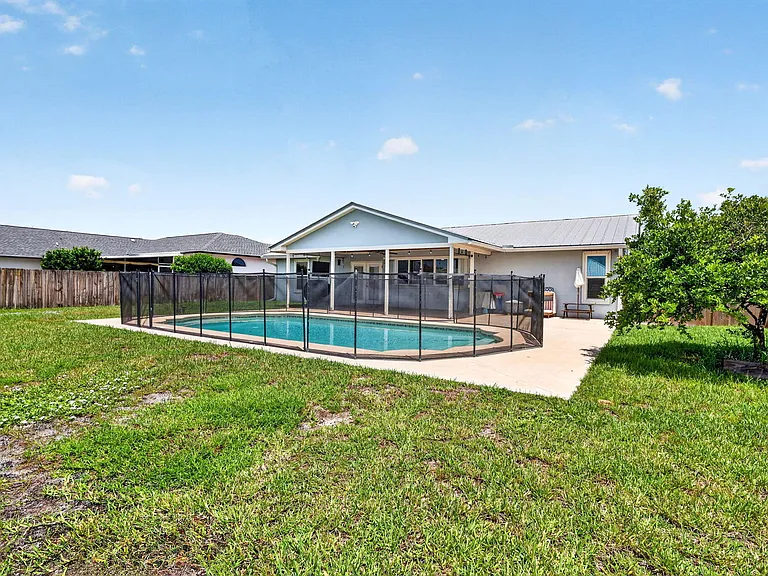 756 SW Ancona Rd — Photo 40