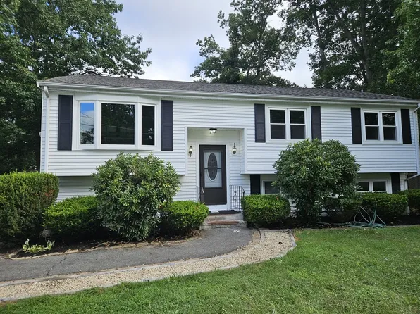 4 Alexander St, Brockton, MA 02302