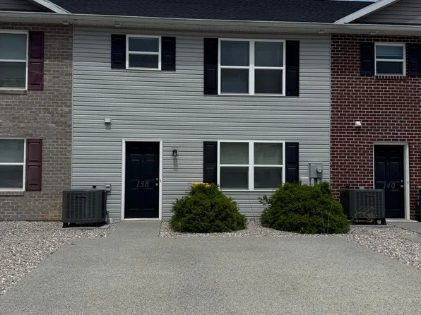138 Delano Dr, Chambersburg, PA 17201