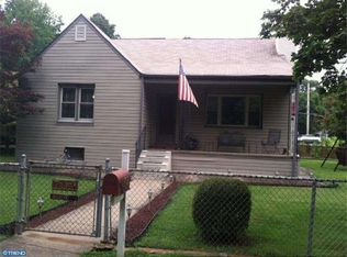 702 Newport Rd, Bristol, PA 19007