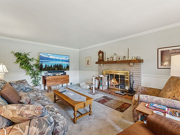4th image of 3905 Glencoe Ct