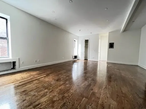 333 Woodbine Street image 1 of 8