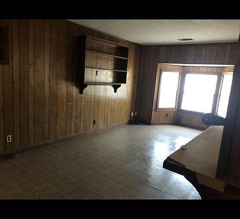 4th image of 1445 Causey Dr