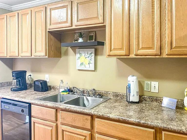 1004 Mahan Dr — Photo 6