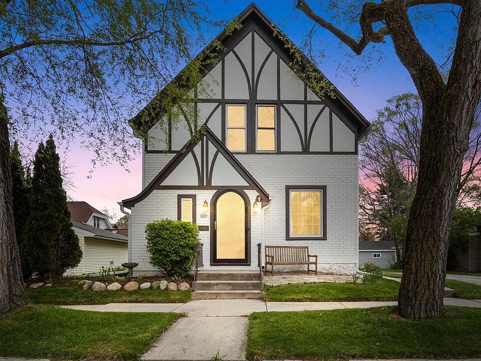 1st image of 208 South Coe AVENUE