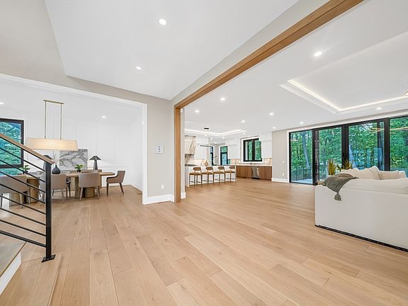 2nd image of 16 Winchester Dr