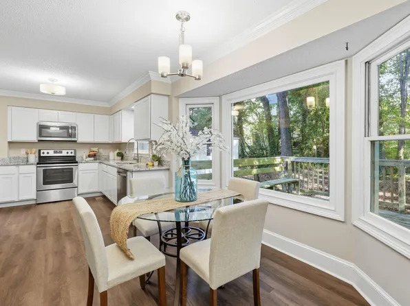 3329 Derbyshire Pl, Raleigh, NC 27604