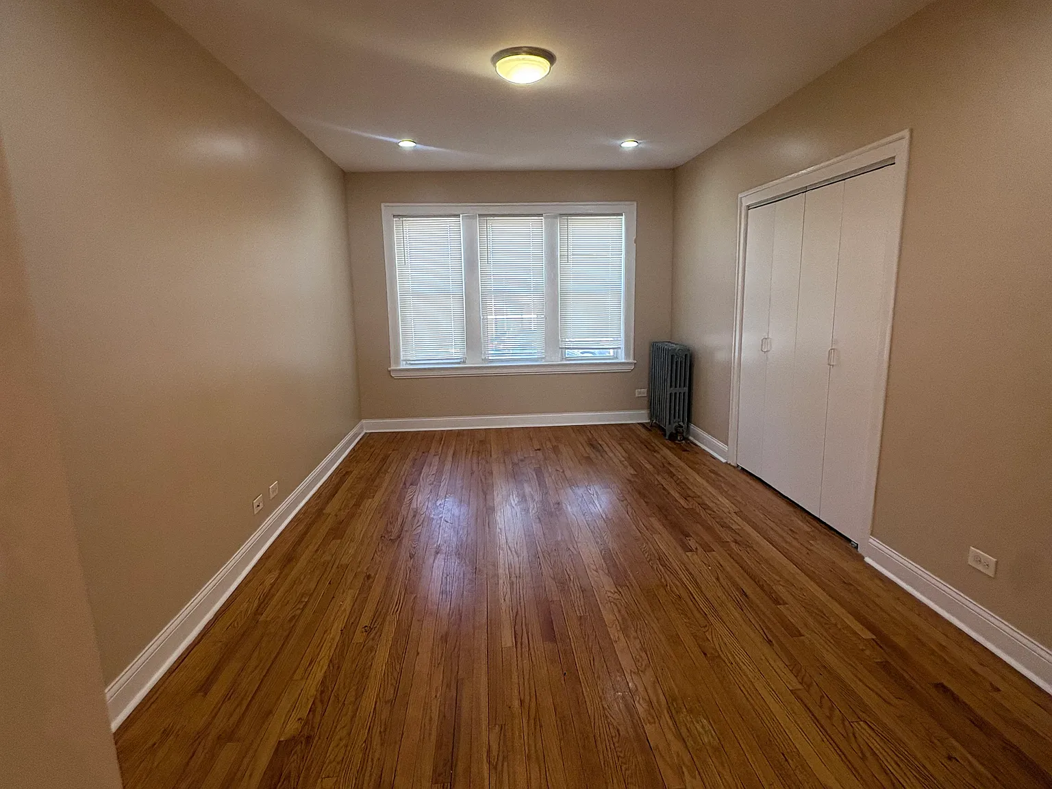1 bed, 1000 sqft, $1,350 — Photo 2