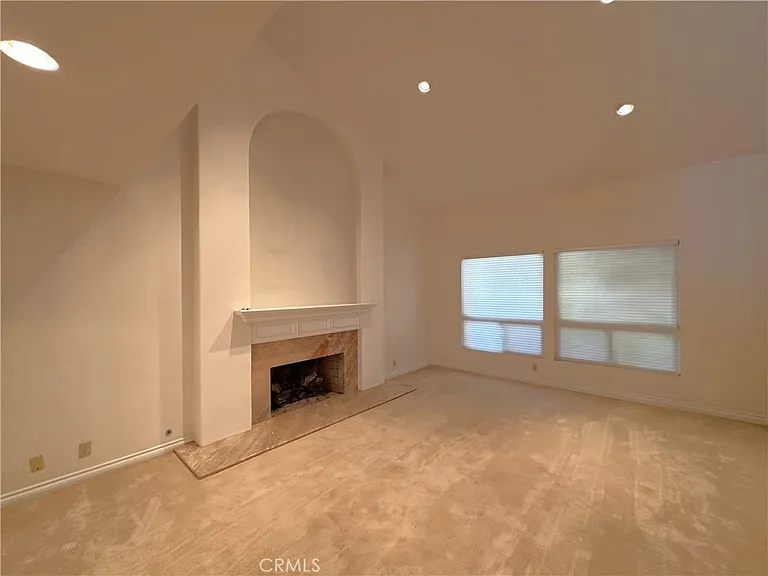 26543 Academy Dr — Photo 11