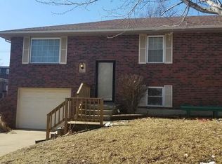 1211 SW Westminister Rd, Blue Springs, MO 64014