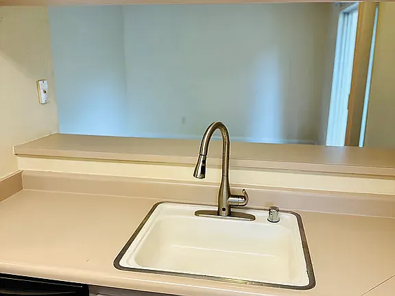463 Coffield Ave #7 — Photo 7