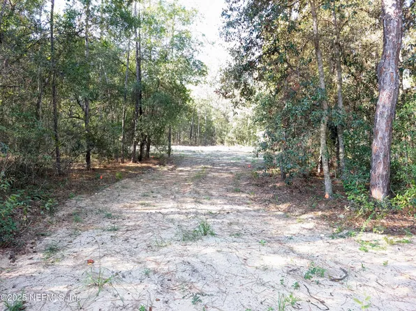 109 PINE Drive, Interlachen, FL 32148