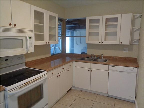 2nd image of 3310 SW 36th St