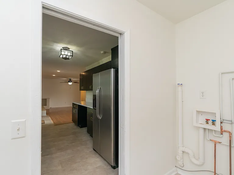 1621 Fernwood Cir — Photo 12