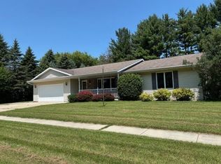 210 Willow Creek Rd, Rosendale, WI 54974