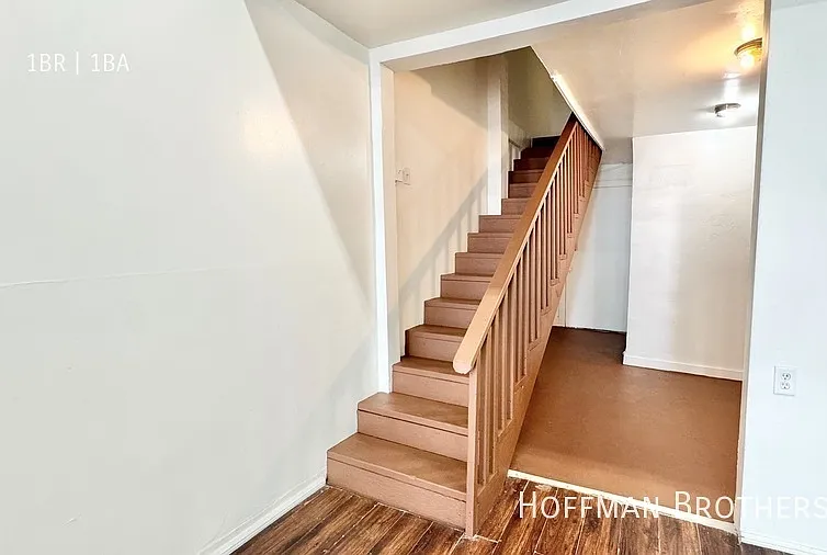 1688 W Adams Blvd Los Angeles, CA 90007 — Photo 2