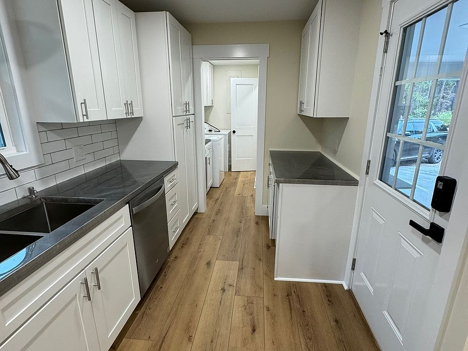 1st image of 3042 Halcyondale Rd