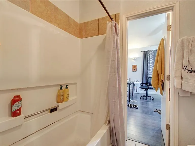 509 Elmwood Pl #B — Photo 16
