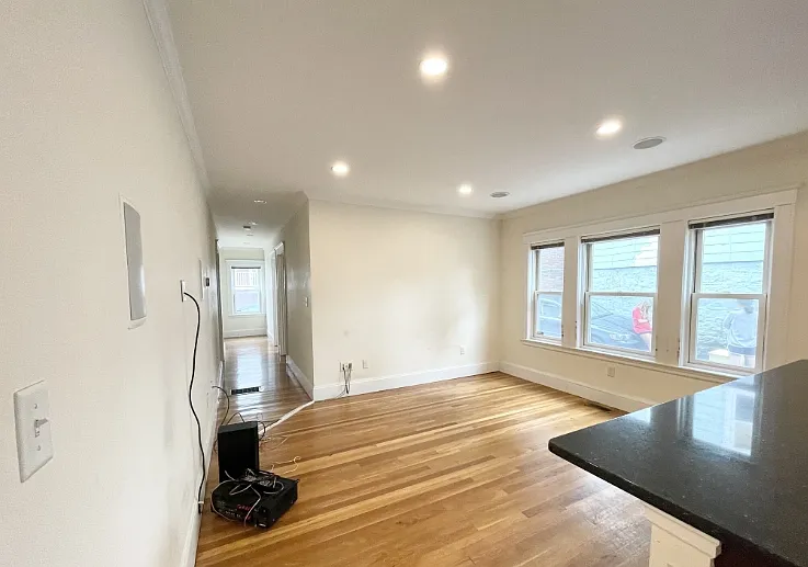 15 Sunset St #1A — Photo 2