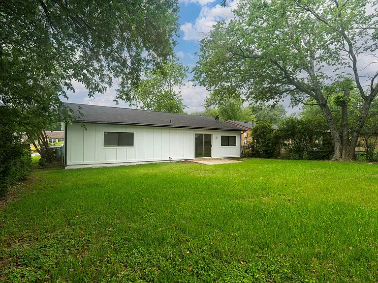 2508 Dovemeadow Dr — Photo 14