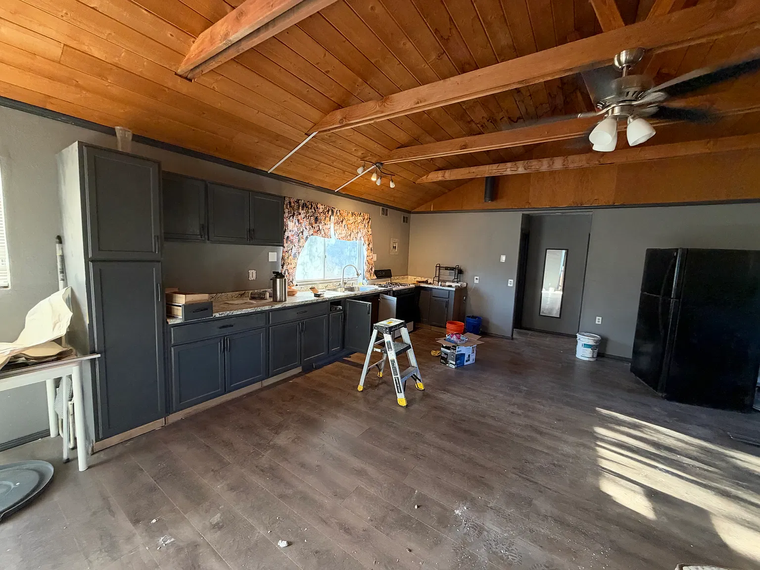 1 bed, 900 sqft, $1,600 — Photo 4