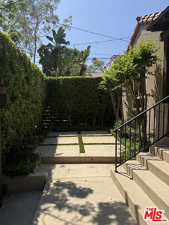 2 bed, 2.0 bath, 1180 sqft, $7,000 — Photo 2