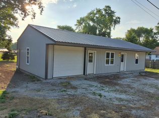 927 Bloomfield Rd, Plainville, IN 47568