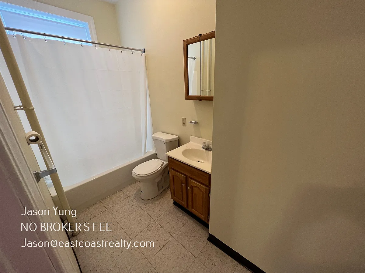 Building Photo - 236 Kelton St #11A