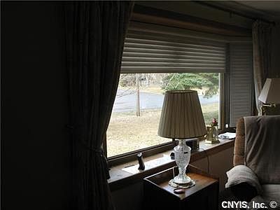 5th image of 301 Crestwood Dr