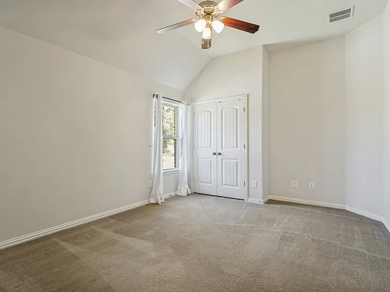 531 Catherine Ln — Photo 13