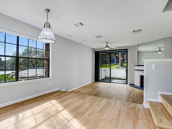 3rd image of 1804 Capital Pkwy