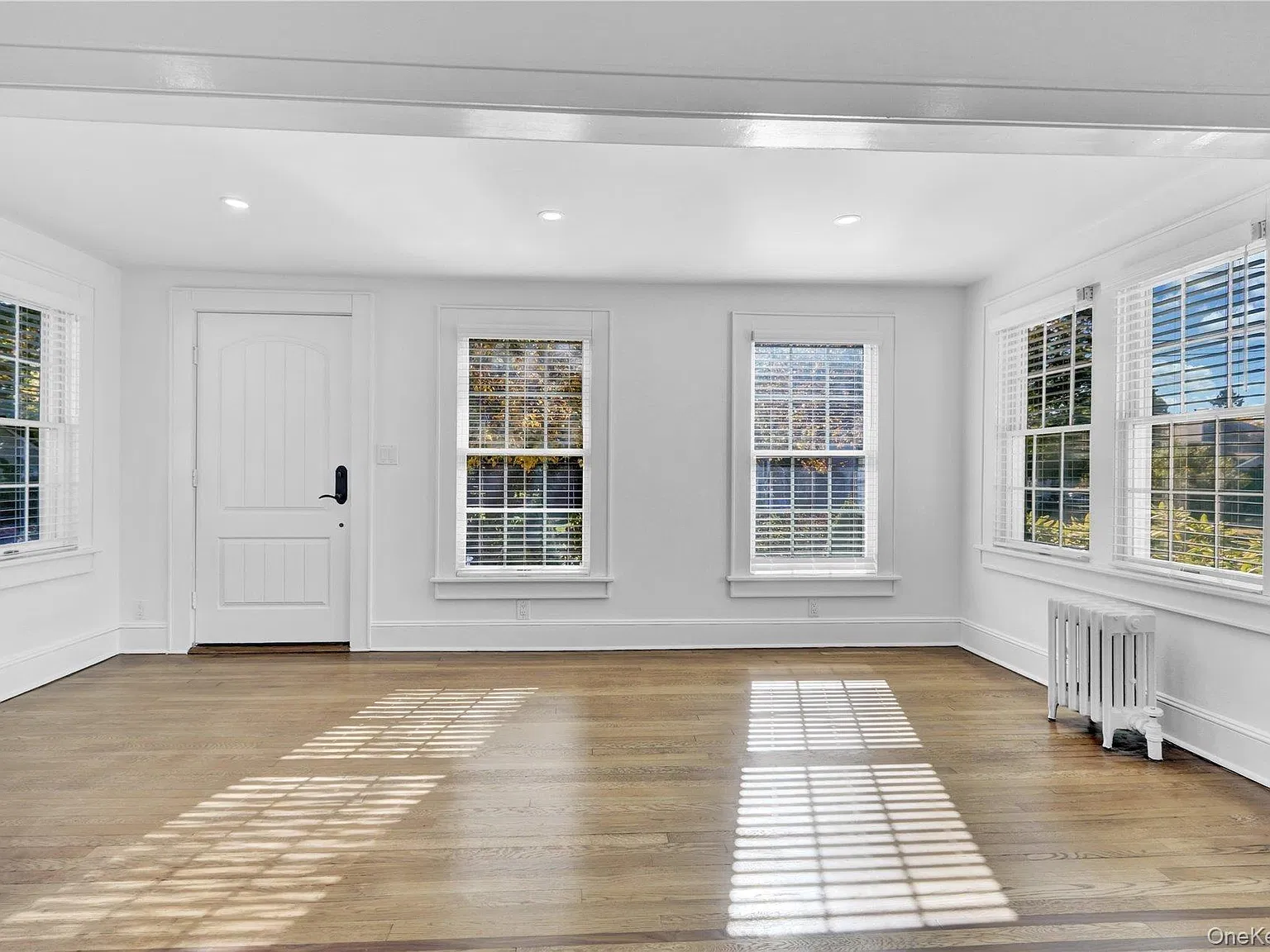 2 bed, 2.0 bath, 2000 sqft, $5,400 — Photo 4