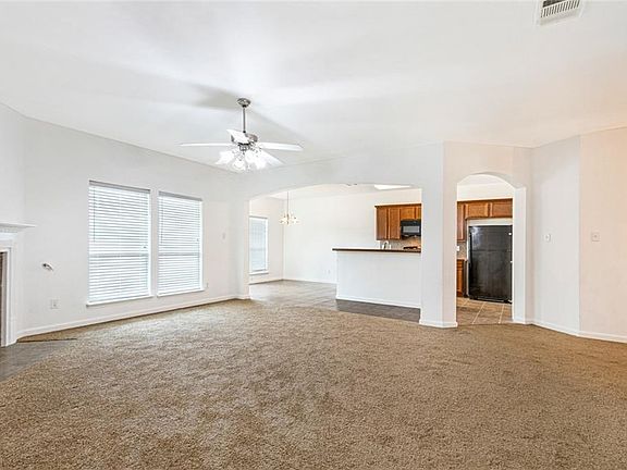 3rd image of 41137 New Orleans Dr