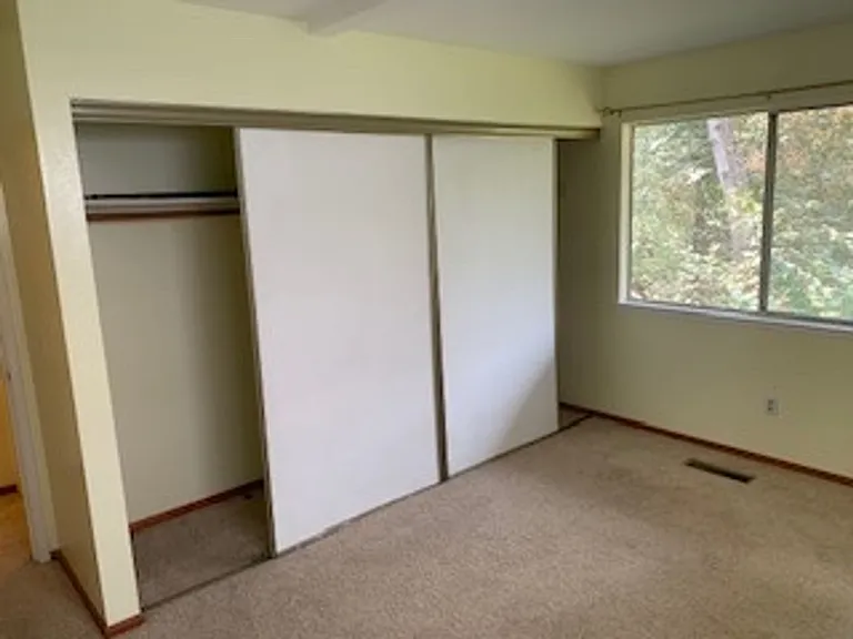 357 Lee St — Photo 16