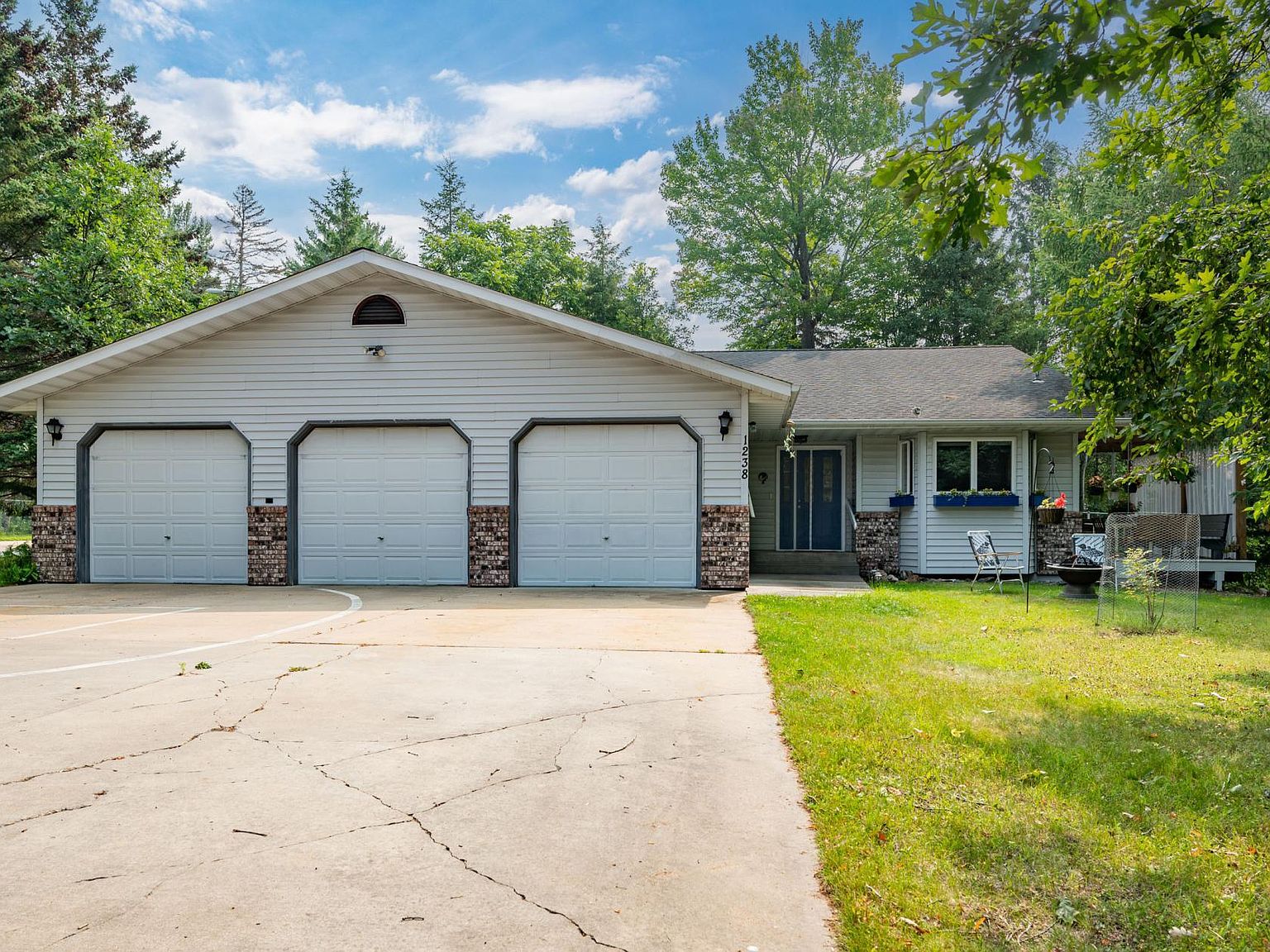 1238 NE 6th Ave, Grand Rapids, MN 55744 Zillow