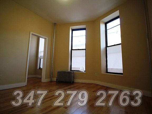 5th image of 152 Halsey St APT 2