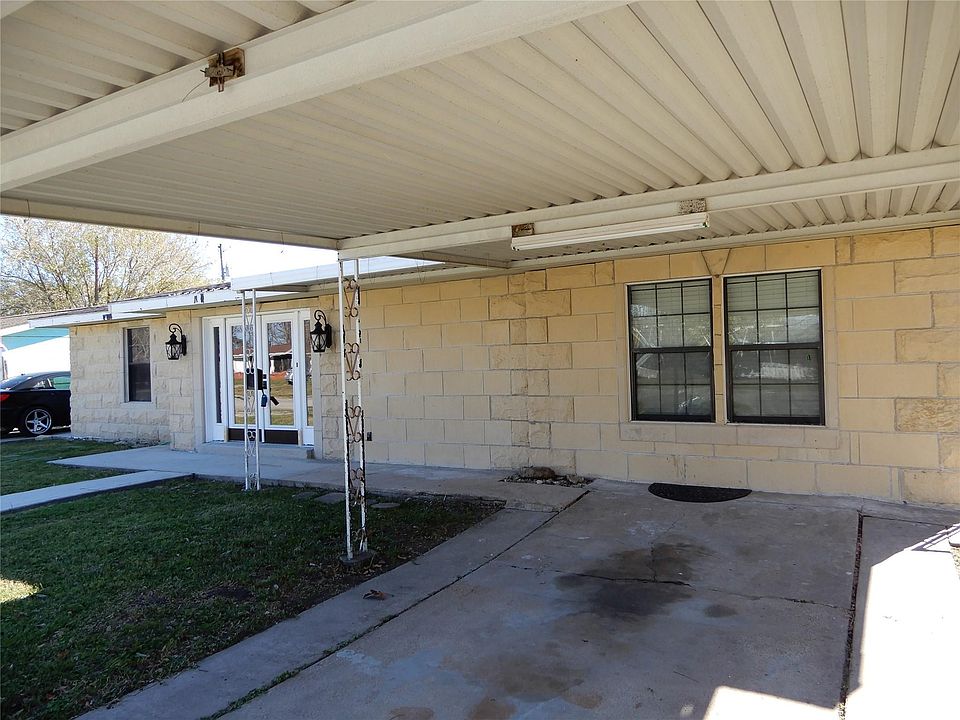 1st image of 427 24th Ave N