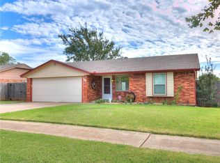 708 Whispering Oaks Blvd, Moore, OK 73160