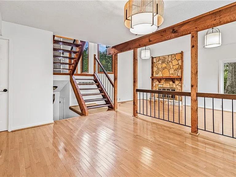 1016 Muirfield Dr — Photo 10