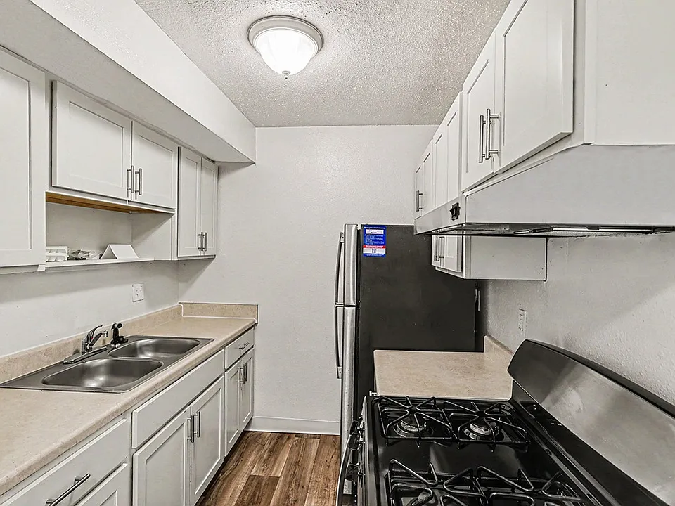 Waverly Park Apartments