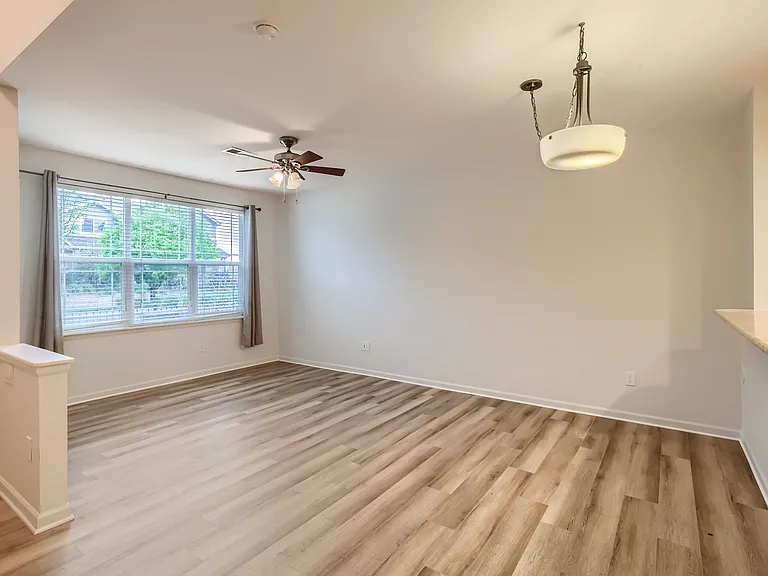 1753 S Buchanan Cir — Photo 4