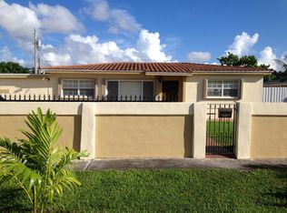 581 W 39th St, Hialeah, FL 33012