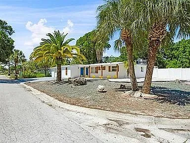 6 bed, 1750 sqft, $950 — Photo 2