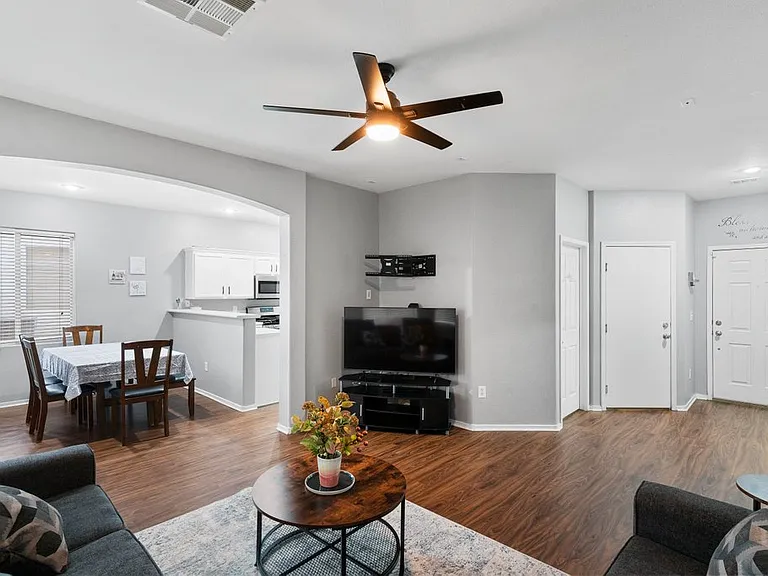 1217 Cove Palisades Dr — Photo 7