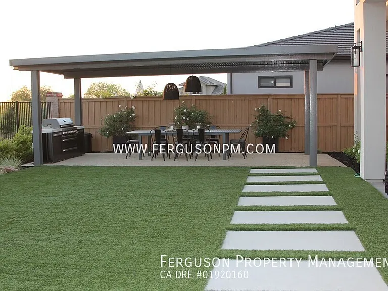 739 Oliver Ct — Photo 10
