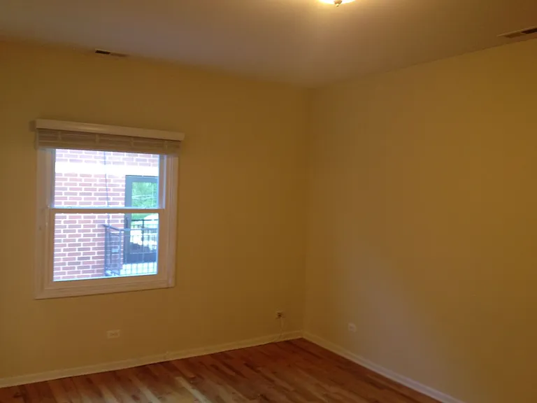 1528 W Greenleaf Ave #2E — Photo 4