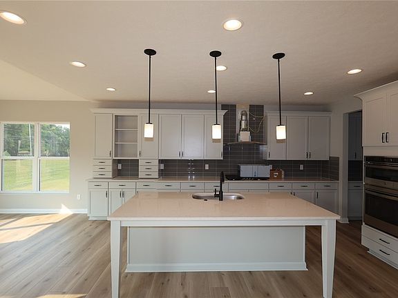 4th image of 270 Tilly Ct #8
