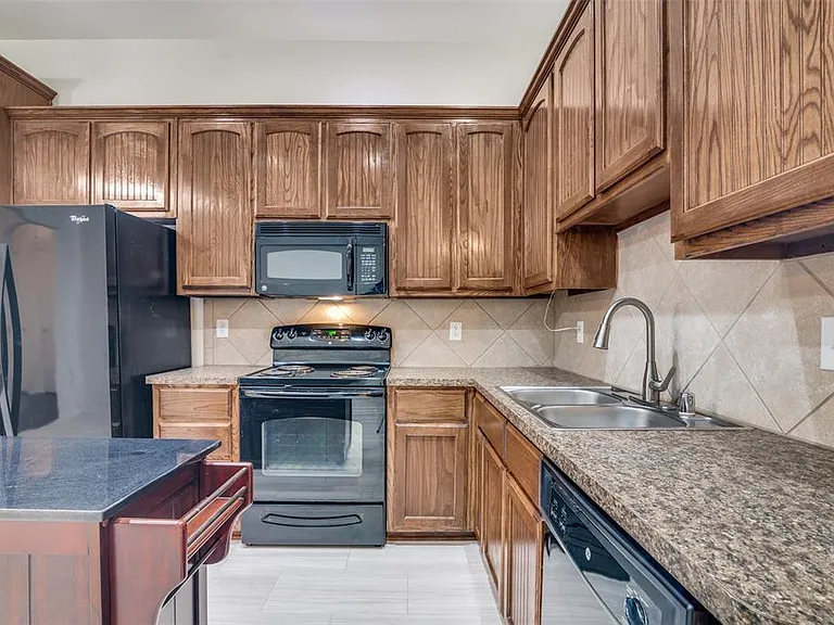 2153 Colby Ln #2153 — Photo 9